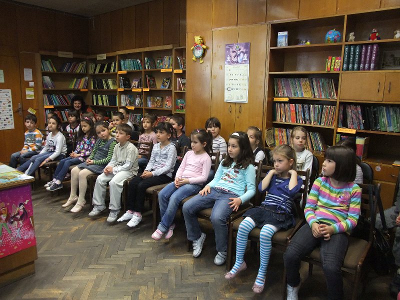 DSCF2497.JPG - Децата от ЦДГ „Моряче” гостуват в Детски и средношколски комплекс и четат Български народни приказки