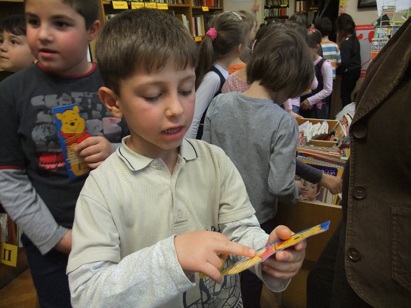 DSCF2561.JPG - Децата от ЦДГ „Моряче” гостуват в Детски и средношколски комплекс и четат Български народни приказки