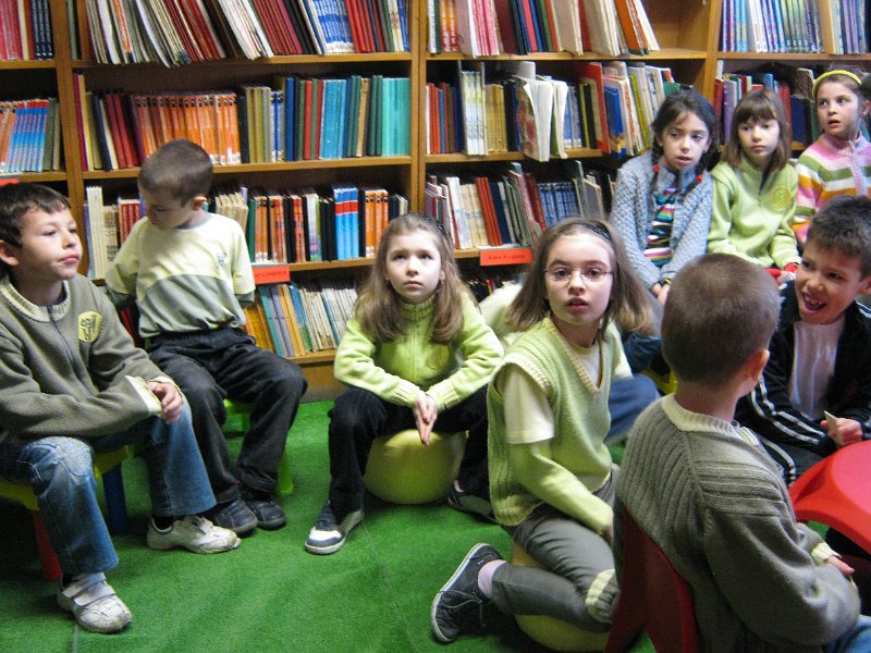 IMG_2309.JPG - "Седмица на детската книга" с първокласници от СОУ "Найден Геров"