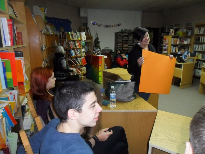 SAM_3510.JPG - "Коледни пожелания за моите връстници и приятели" - с участието на ученици от 8 и 9 клас към Частна гимназия по информационни технологии и обществени комуникации "Малкият принц"