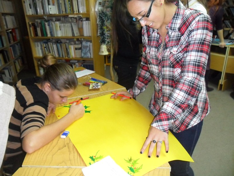 SAM_3523.JPG - "Коледни пожелания за моите връстници и приятели" - с участието на ученици от 8 и 9 клас към Частна гимназия по информационни технологии и обществени комуникации "Малкият принц"