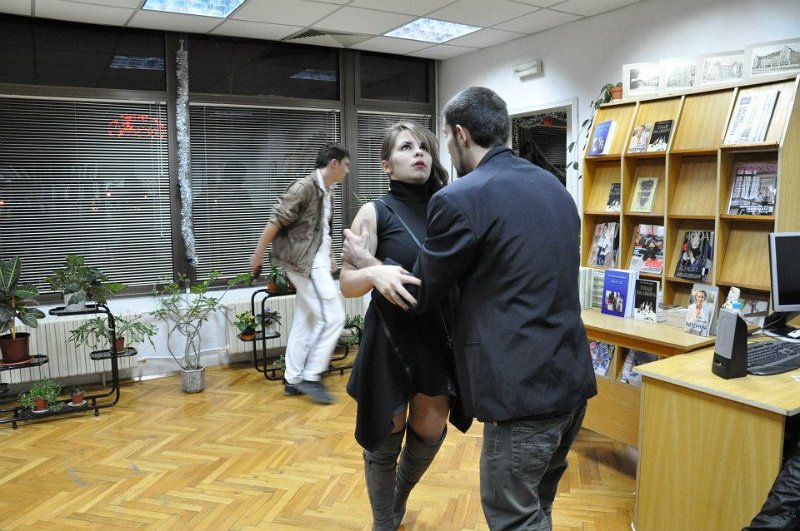 Julia9.jpg - Среща-разговор с Ася Бакалова. С участието на театрална група "ХИТ" от СОУ "Гео Милев".