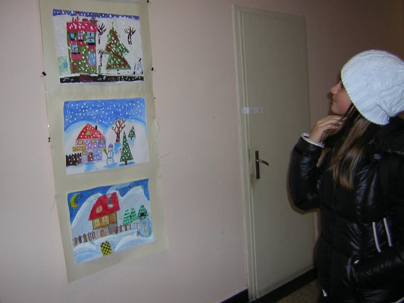 DSCN9292.JPG - Рисунки на малките художници от ателие "Дъга" към ОУ "Захарий Стоянов"