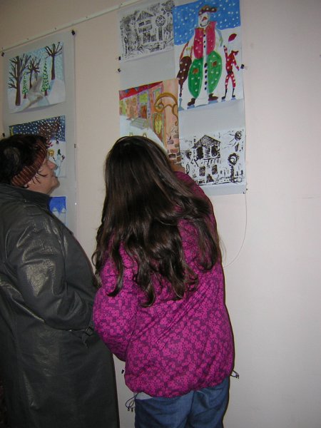 DSCN9303.JPG - Рисунки на малките художници от ателие "Дъга" към ОУ "Захарий Стоянов"