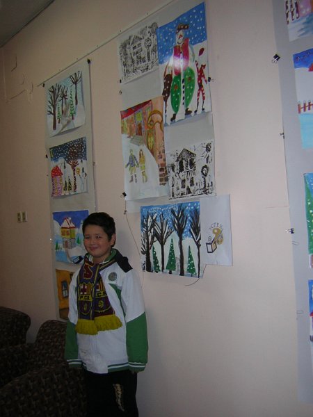 DSCN9325.JPG - Рисунки на малките художници от ателие "Дъга" към ОУ "Захарий Стоянов"