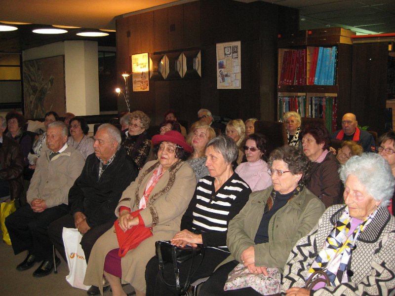 IMG_2467.JPG - Партньорство с Клуб Читателска група към Съюз на пенсионерите' 2004, гр. Варна