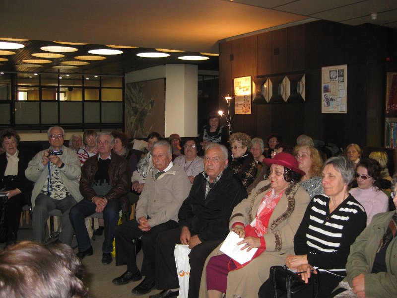 IMG_2471.JPG - Партньорство с Клуб Читателска група към Съюз на пенсионерите' 2004, гр. Варна