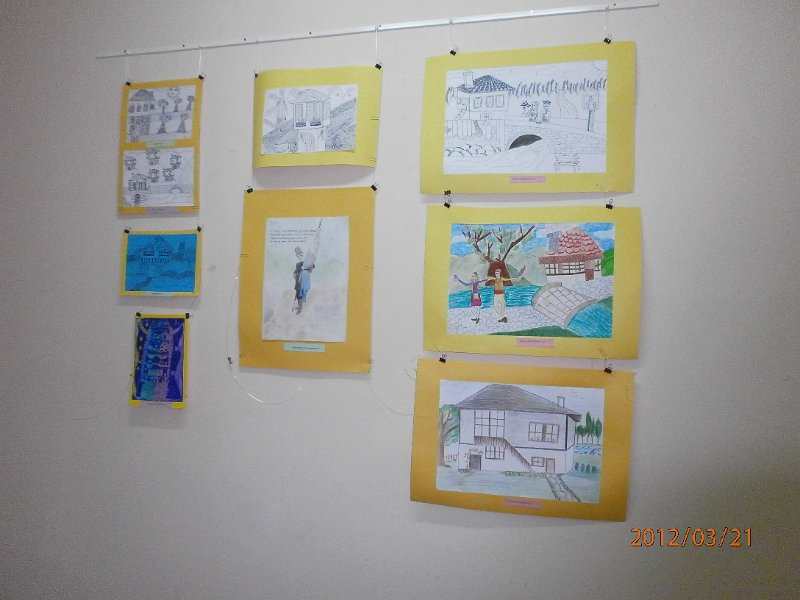 P3210060.JPG - Изложба на рисунки на ученици от СОУПЧЕ "А. С. Пушкин". Поздрав за рождения ден на библиотеката.