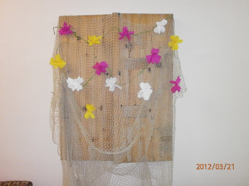 P3210062.JPG - Изложба на рисунки на ученици от СОУПЧЕ "А. С. Пушкин". Поздрав за рождения ден на библиотеката.