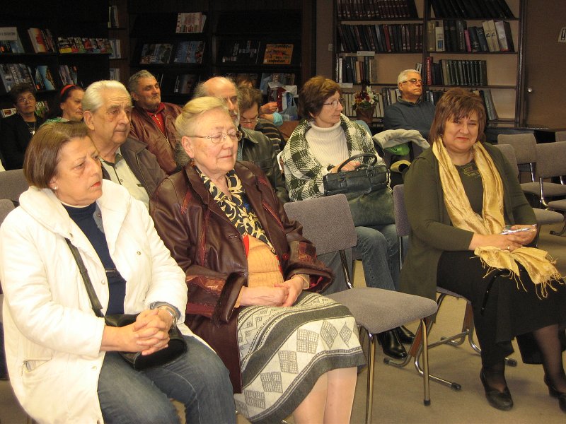 IMG_2716.JPG - Житейска и творческа равносметка в две книги: "През годините" и "Чуждата култура отблизо"