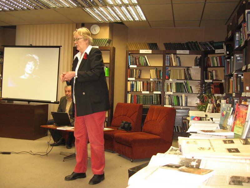 IMG_2732.JPG - Житейска и творческа равносметка в две книги: "През годините" и "Чуждата култура отблизо"