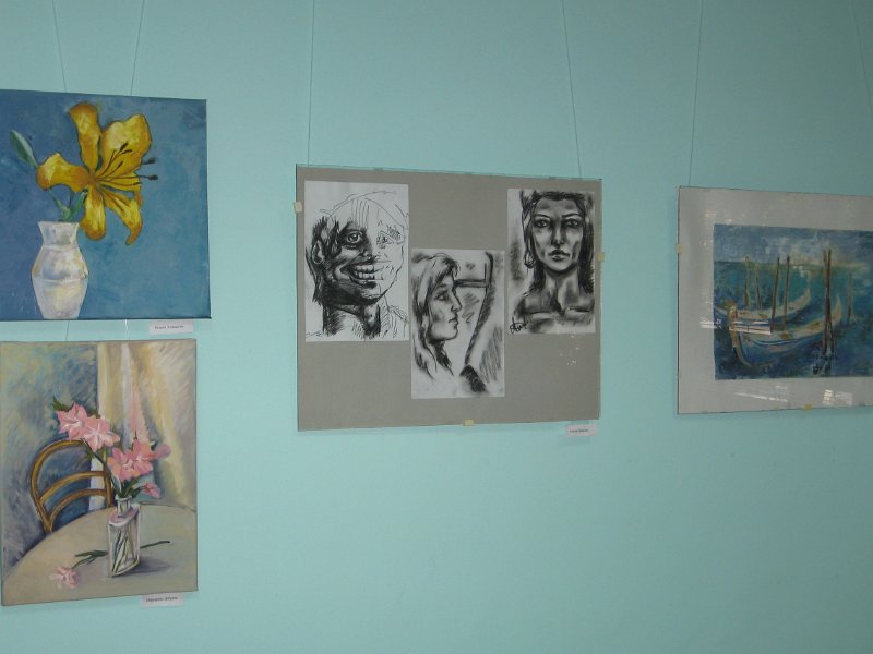 IMG_0040.JPG - Изложба на ученици от НГХНИ "Константин Преславски" - Варна, с преподавател Севдалина Драгнева