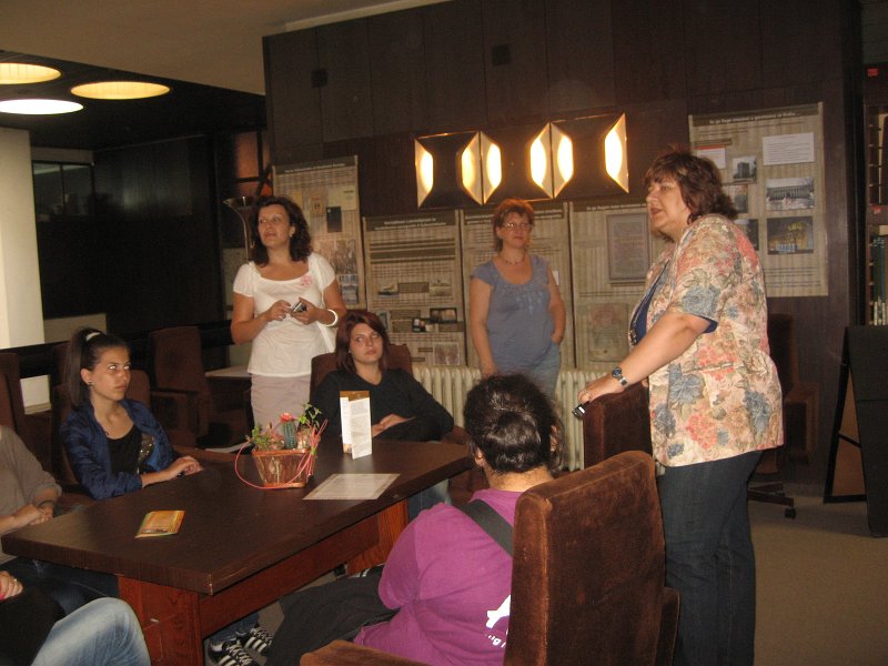 IMG_2926.JPG - Работни срещи в библиотеката с представители на регионални културни институции, с обществени лица, с читателска аудитория. Дискусии с фокус "Книгата и Библиотеката", Европеана и Варна.