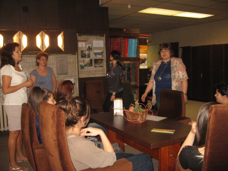 IMG_2928.JPG - Работни срещи в библиотеката с представители на регионални културни институции, с обществени лица, с читателска аудитория. Дискусии с фокус "Книгата и Библиотеката", Европеана и Варна.