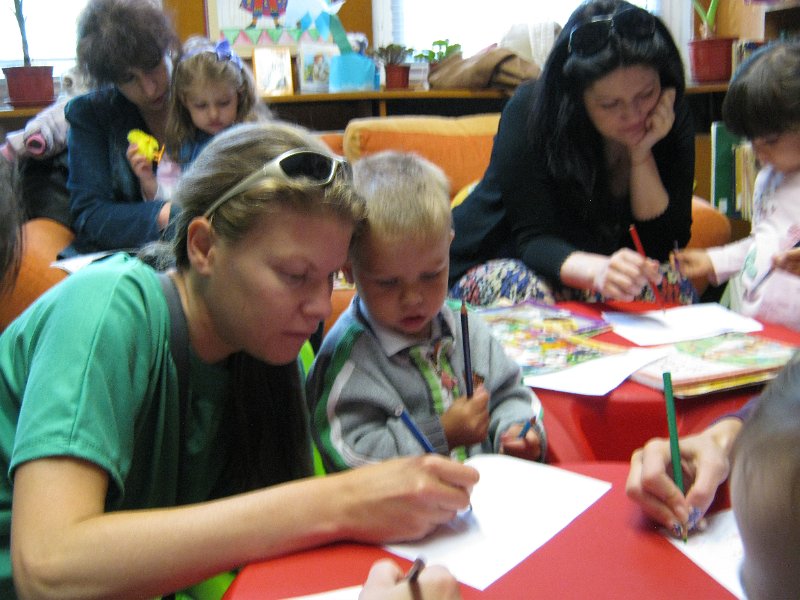 IMG_2999.JPG - Тема: "1 юни Празник на дететето". Всяко дете представя любима песничка, танц или стихче и получава символична награда.