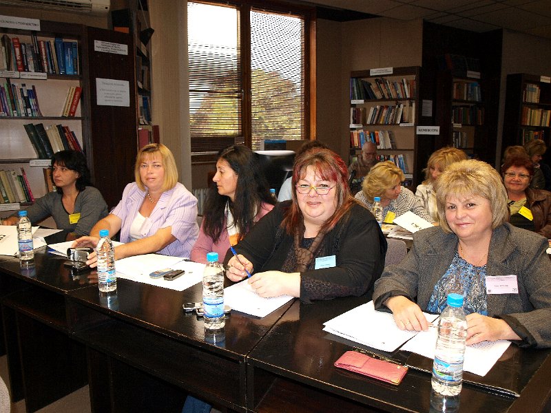 PA256784.JPG - Регионална тематична среща "Предизвикателството „Глоб@лни библиотеки” - дефиниране на иновативни информационни услуги в полза на местната общност"