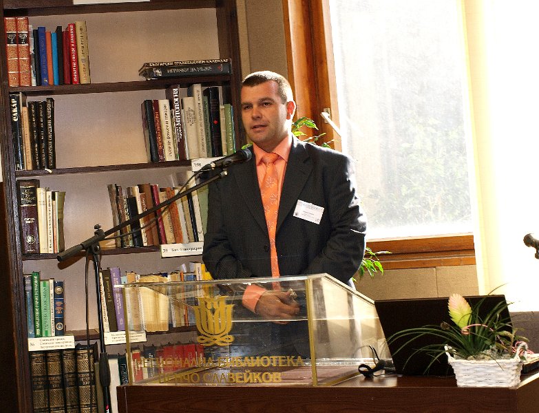 PA256798.JPG - Приветствие от г-н Николай Марков - регионален мениджър на Програма „Глоб@лни библиотеки – България”