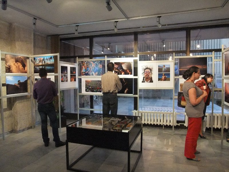 DSCF6506.JPG - Изложба на фотографии от Иво Данчев, текст Любомир Кюмюрджиев. Осъществява се в сътрудничество с Посолството на САЩ – София, със съдействието на Фондация „Америка за България” и с медийната подкрепа на списание „National Geographic България”.