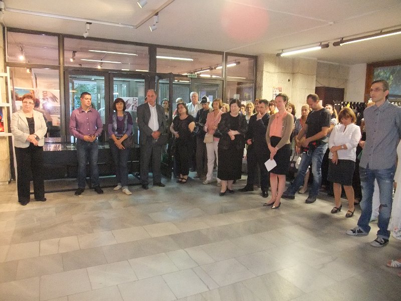 DSCF6534.JPG - Изложба на фотографии от Иво Данчев, текст Любомир Кюмюрджиев. Осъществява се в сътрудничество с Посолството на САЩ – София, със съдействието на Фондация „Америка за България” и с медийната подкрепа на списание „National Geographic България”.