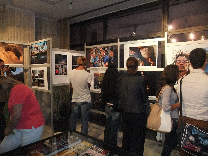 DSCF6545.JPG - Изложба на фотографии от Иво Данчев, текст Любомир Кюмюрджиев. Осъществява се в сътрудничество с Посолството на САЩ – София, със съдействието на Фондация „Америка за България” и с медийната подкрепа на списание „National Geographic България”.