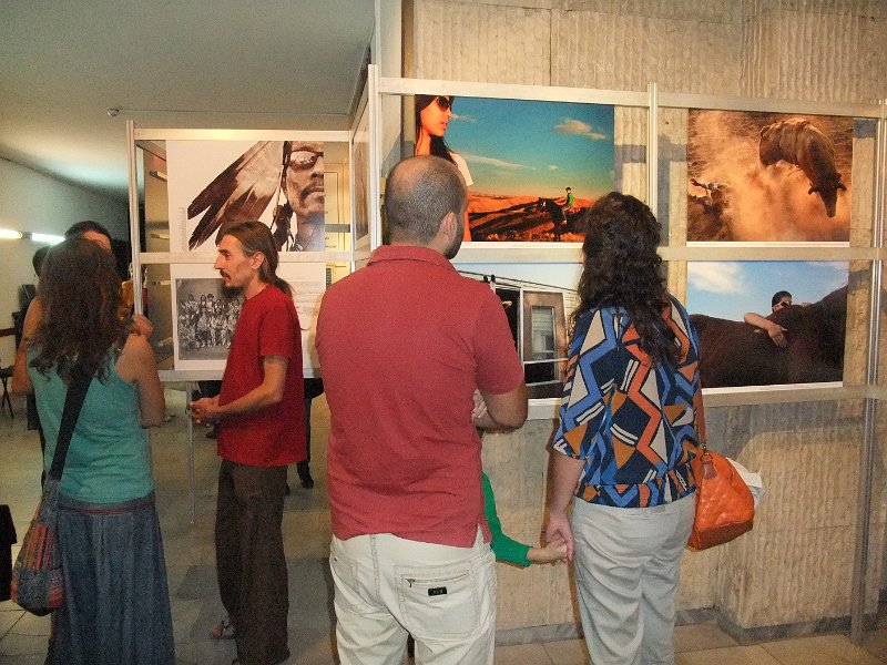 DSCF6552.JPG - Изложба на фотографии от Иво Данчев, текст Любомир Кюмюрджиев. Осъществява се в сътрудничество с Посолството на САЩ – София, със съдействието на Фондация „Америка за България” и с медийната подкрепа на списание „National Geographic България”.