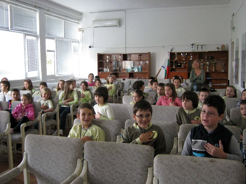 IMG_4764.JPG - Съвместна инициатива на издателство "Фют" и РБ "Пенчо Славейков"