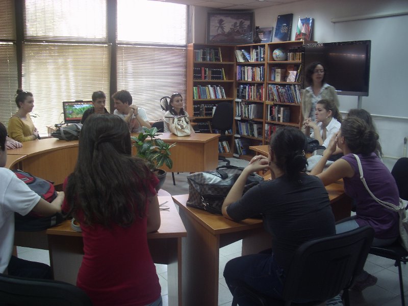 IMG_7380.JPG - Цикъл работни срещи с преподаватели и ученици от Първа езикова гимназия - Варна