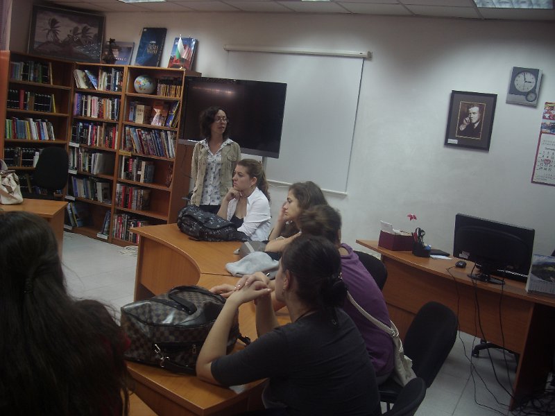 IMG_7381.JPG - Цикъл работни срещи с преподаватели и ученици от Първа езикова гимназия - Варна