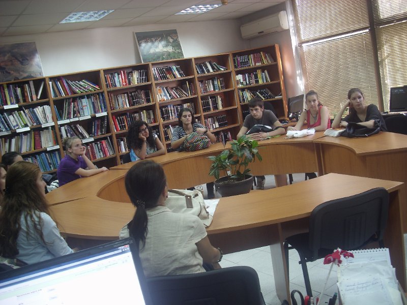 IMG_7409.JPG - Цикъл работни срещи с преподаватели и ученици от Първа езикова гимназия - Варна