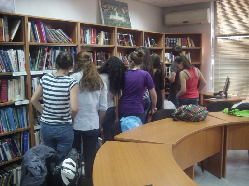 IMG_7425.JPG - Цикъл работни срещи с преподаватели и ученици от Първа езикова гимназия - Варна