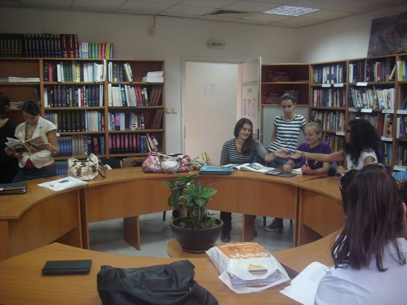 IMG_7434.JPG - Цикъл работни срещи с преподаватели и ученици от Първа езикова гимназия - Варна