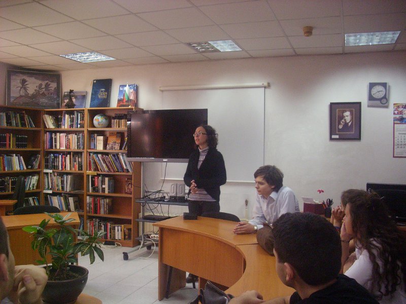 IMG_7438.JPG - Цикъл работни срещи с преподаватели и ученици от Първа езикова гимназия - Варна