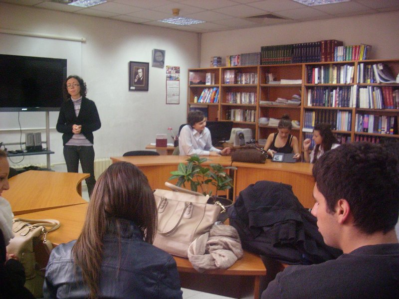 IMG_7440.JPG - Цикъл работни срещи с преподаватели и ученици от Първа езикова гимназия - Варна