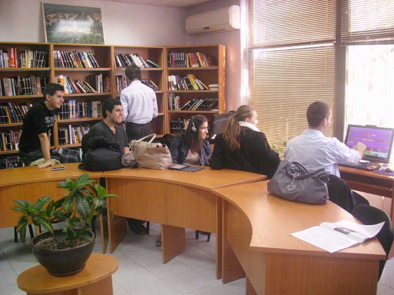 IMG_7446.JPG - Цикъл работни срещи с преподаватели и ученици от Първа езикова гимназия - Варна