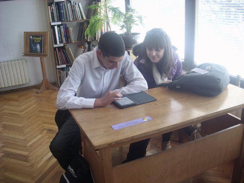 IMG_8039.JPG - Четенето е посветено на 90 годишнината от рождението на американския писател Джоузеф Хелър