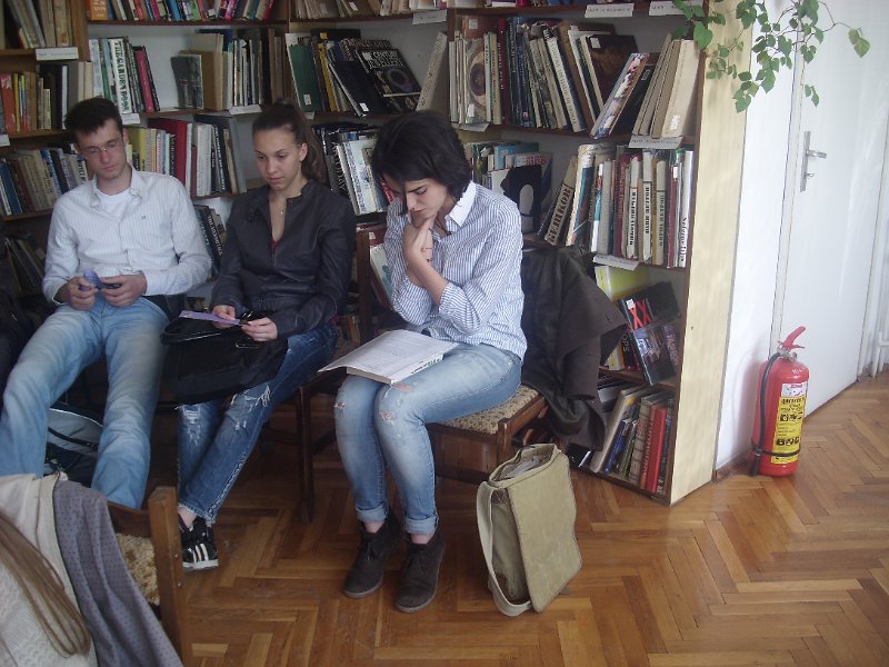 IMG_8049.JPG - Четенето е посветено на 90 годишнината от рождението на американския писател Джоузеф Хелър