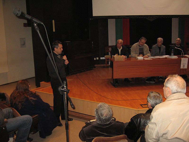 IMG_5629.JPG - Среща със Светослав Аджемлерски и представяне на неговата книга "Справочник на селищните имена във Варненска област". Съвместна проява с Исторически музей – Провадия.