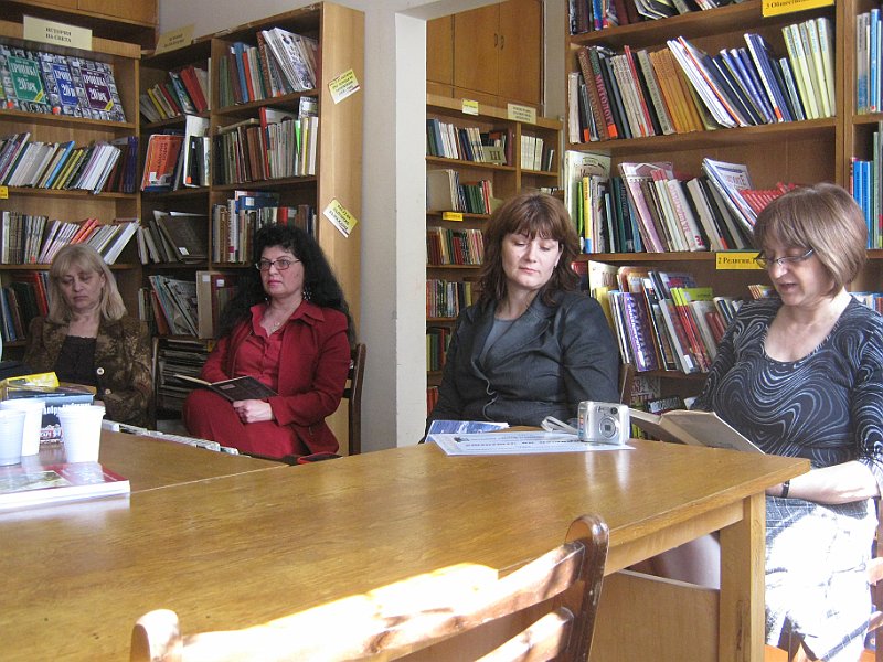 IMG_7463.JPG - Четене в Детски и средношколски комплекс със служители на Дирекция "Култура и духовно развитие", Община Варна