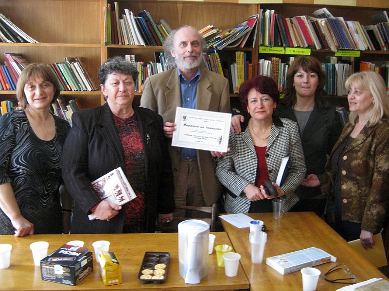 IMG_7468.JPG - Четене в Детски и средношколски комплекс със служители на Дирекция "Култура и духовно развитие", Община Варна                               