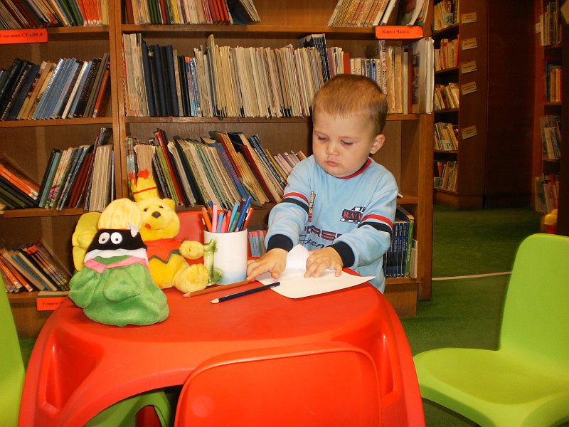 PA230006.JPG - Тема "Коледни вълшебства". Четем "Приказка за Лапландия" и пишем писмо до Дядо Коледа