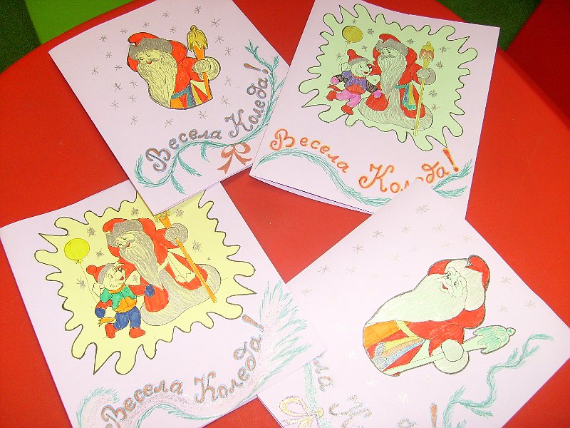 S7300416.JPG - Тема: "Коледни камбанки". Четем най-красивите коледни стихчета и приказки. Апликираме картички с пожелания за Коледа.