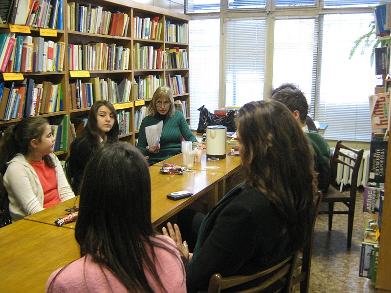 IMG_2631.JPG - Награждаване на победителите в конкурса: "Народната памет разказва", органиизиран от Дирекция "Младежки дейности и спорт" - Община Варна.Тема: "Развитие на библиотечното дело във Варна и Варненския регион".