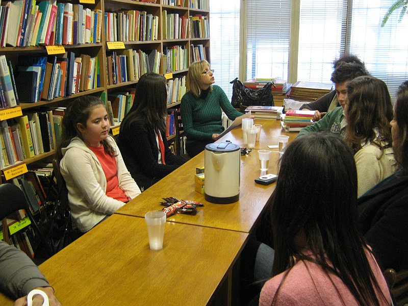 IMG_2635.JPG - Награждаване на победителите в конкурса: "Народната памет разказва", органиизиран от Дирекция "Младежки дейности и спорт" - Община Варна.Тема: "Развитие на библиотечното дело във Варна и Варненския регион".