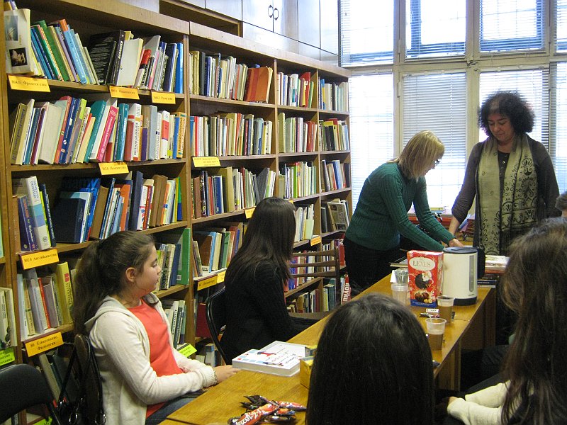 IMG_2637.JPG - Награждаване на победителите в конкурса: "Народната памет разказва", органиизиран от Дирекция "Младежки дейности и спорт" - Община Варна.Тема: "Развитие на библиотечното дело във Варна и Варненския регион".