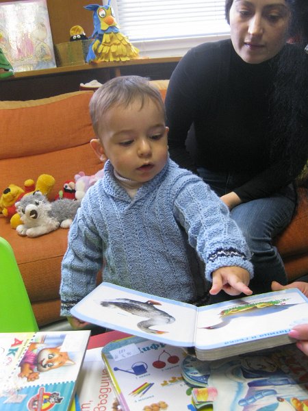 IMG_5905.JPG - Тема: "Зимни пейзажи... В гората къщичка се гуши!". Четем и драматизираме приказката "Ледената къщичка".