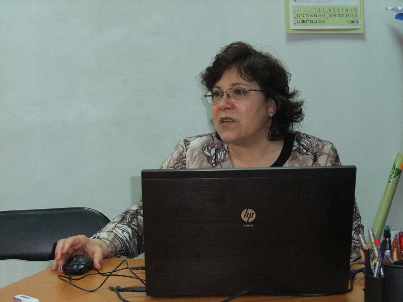 DSCF8403.JPG - Уебинарът е съвместна инициатива на Регионална библиотека "Пенчо Славейков", Програма "Глоб@лни библиотеки - България" и Регионалната здравна инспекция - Варна. Лектор - д-р Поптомова от РЗИ - Варна, специалист по хранене и диетика.