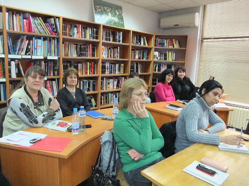 DSCF8419.JPG - Уебинарът е съвместна инициатива на Регионална библиотека "Пенчо Славейков", Програма "Глоб@лни библиотеки - България" и Регионалната здравна инспекция - Варна. Лектор - д-р Поптомова от РЗИ - Варна, специалист по хранене и диетика.