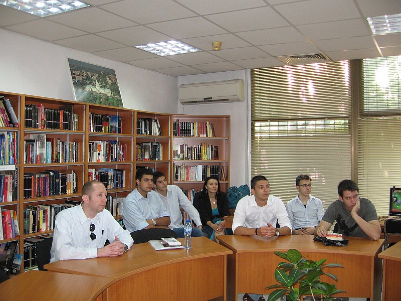 IMG_0012.JPG - Работна среща с преподаватели и ученици от Първа езикова гимназия - Варна