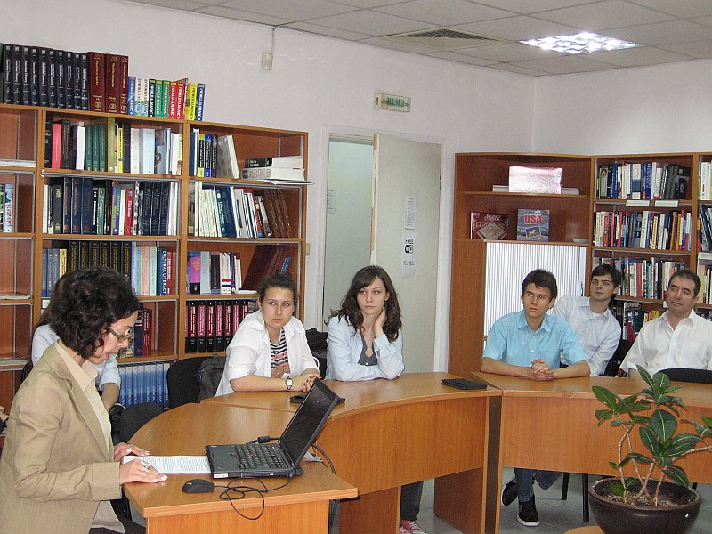 IMG_0014.JPG - Работна среща с преподаватели и ученици от Първа езикова гимназия - Варна