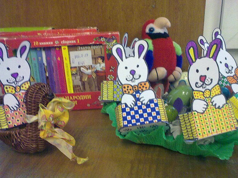 08052013691.jpg - Тема: "Зайчета немирници". Четем приказката "Вироглавото зайче" от Ангел Каралийчев и се учим да рисуваме Зайче Байче.